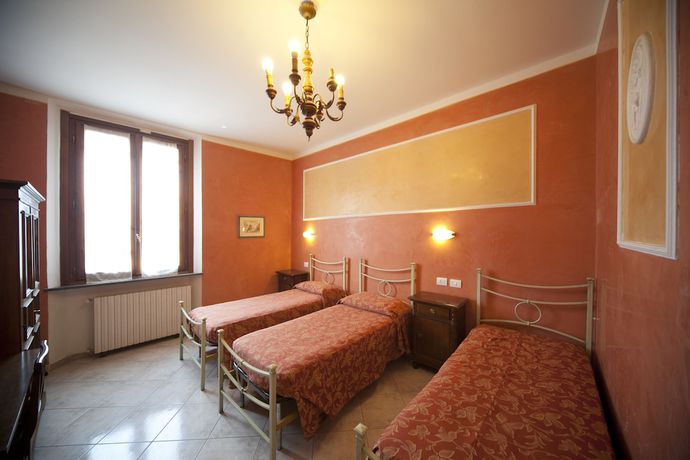 Imagen de la habitación del Hotel Merlini. Foto 9