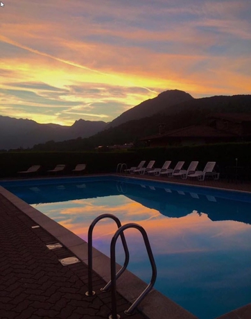 Imagen de la piscina del Hotel Merloni. Foto 14