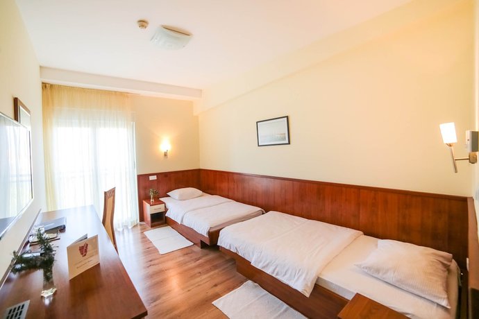 Imagen de la habitación del Hotel Merlot, Podgradina. Foto 11