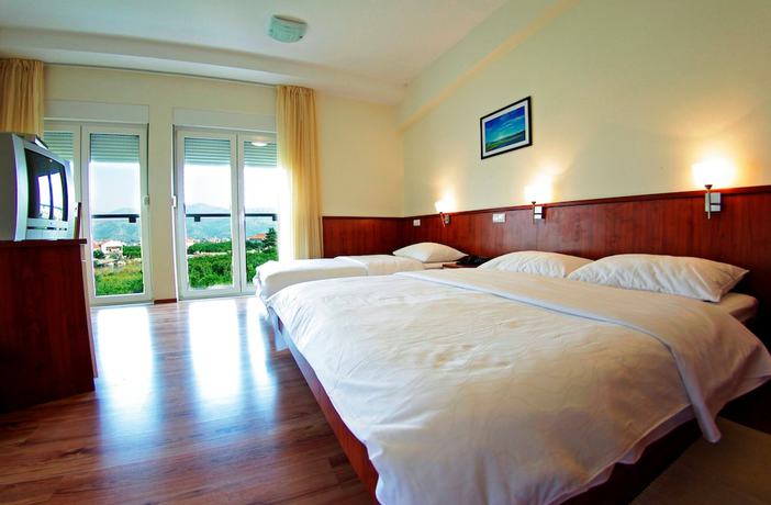 Imagen de la habitación del Hotel Merlot, Podgradina. Foto 14