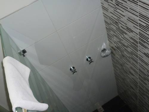 Imagen de la habitación del Hotel Merlott Lleras. Foto 6