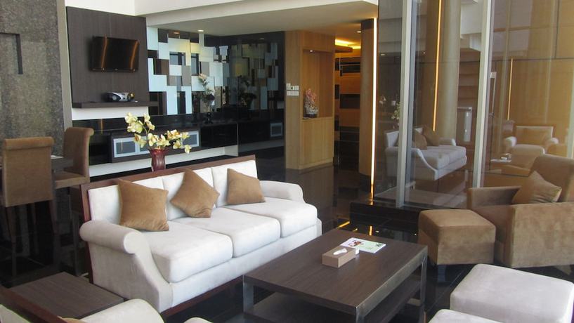 Imagen de la habitación del Hotel Merlynn Park. Foto 8