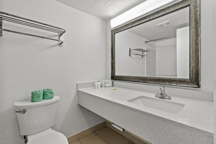 Imagen de la habitación del Hotel Mermaid Inn, Myrtle Beach. Foto 12