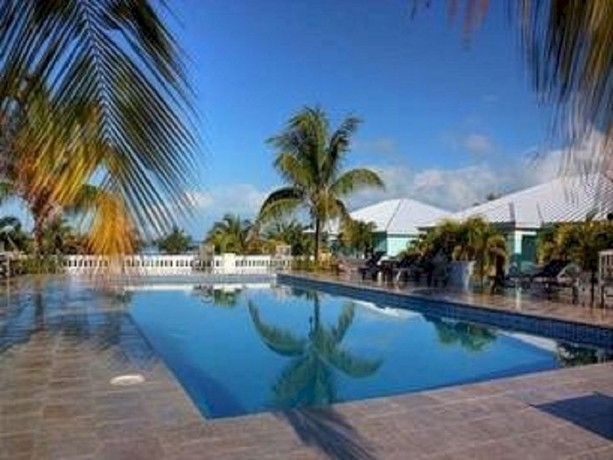 Imagen de la piscina del Hotel Mermaid Reef Villa 3 by Living Easy Abaco. Foto 13
