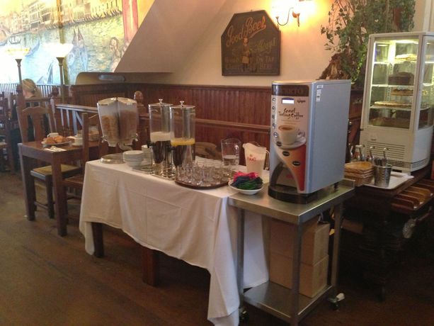 Imagen del bar/restaurante del Hotel Mermaid Suite. Foto 3
