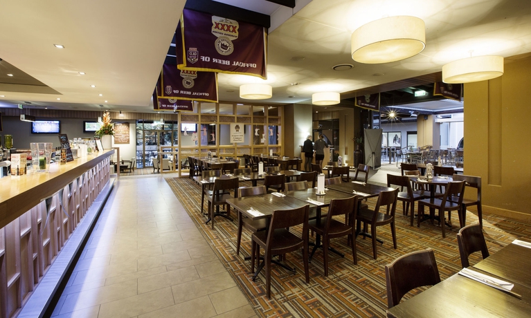 Imagen del bar/restaurante del Hotel Mermaid Waters By Nightcap Plus. Foto 5