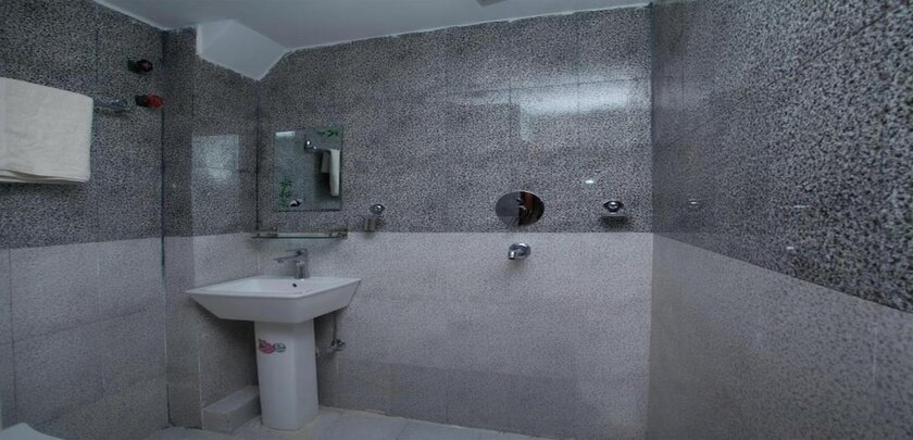 Imagen de la habitación del Hotel MeroStay 229 Regency. Foto 10