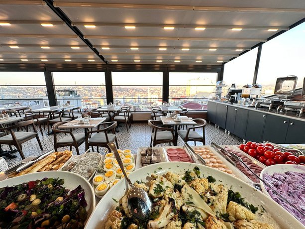 Imagen del bar/restaurante del Hotel Meroddi La Porta. Foto 2