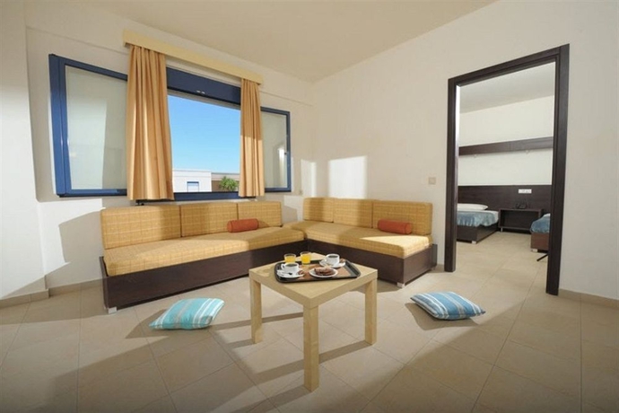 Imagen de los interiores del Hotel Meropi and Apartments. Foto 13