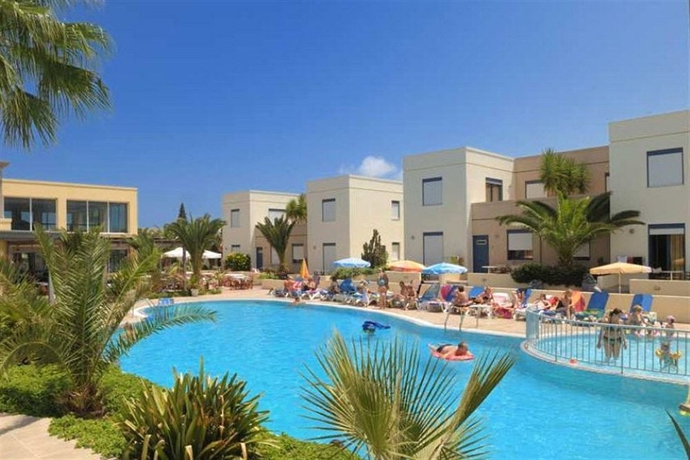 Imagen de los exteriores del Hotel Meropi and Apartments. Foto 11