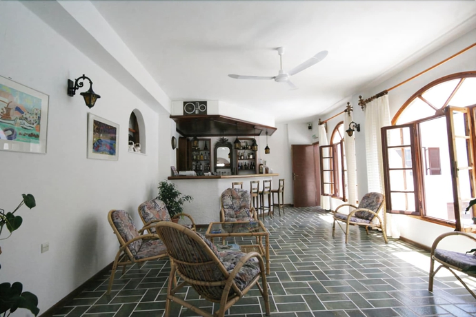 Imagen de los interiores del Hotel Meros, Santikos Collection. Foto 17