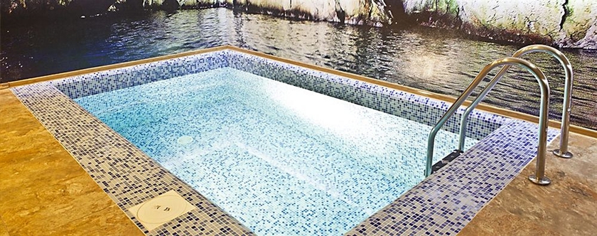 Imagen de la piscina del Hotel Mer-o-tell. Foto 16