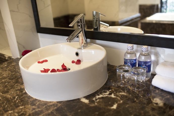 Imagen de la habitación del Hotel Merperle Crystal Palace. Foto 8