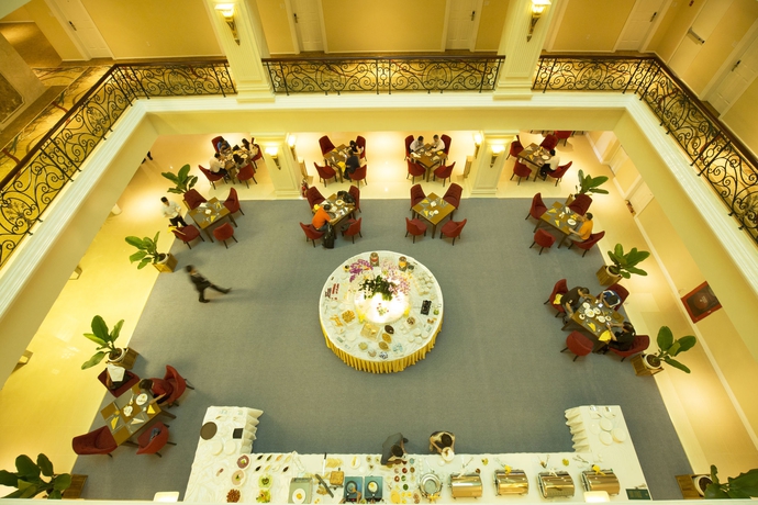 Imagen del bar/restaurante del Hotel Merperle Crystal Palace. Foto 7