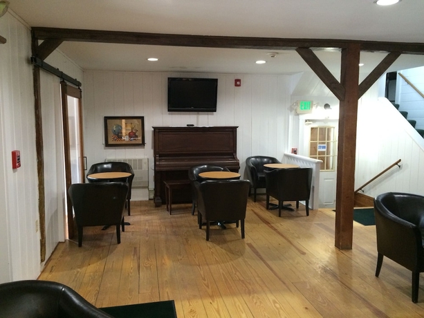 Imagen del bar/restaurante del Hotel Merrill Farm Inn. Foto 3