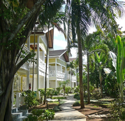 Imagen de los exteriores del Hotel Merrils Beach Resort Ii. Foto 10