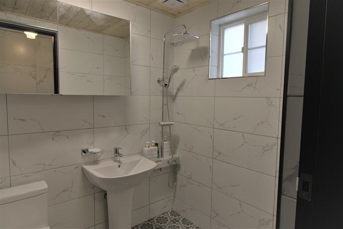 Imagen general del Hotel Merry J. Foto 2