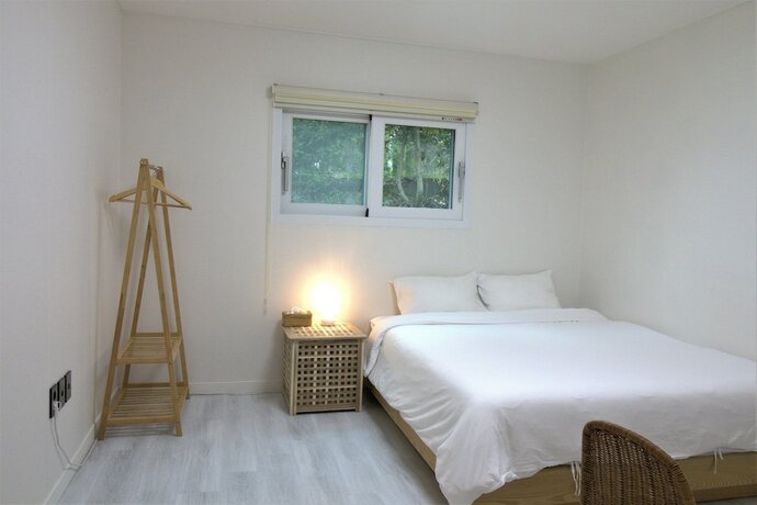 Imagen general del Hotel Merry J. Foto 4