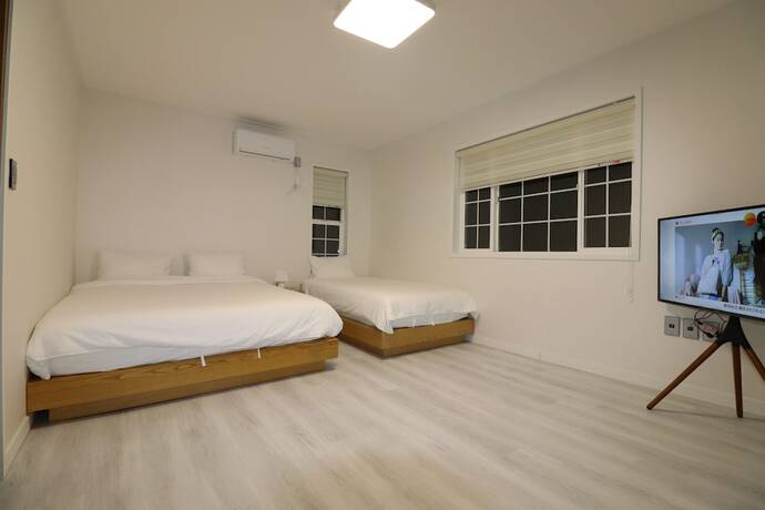 Imagen general del Hotel Merry J. Foto 6