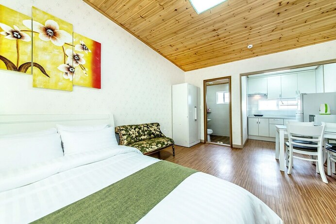 Imagen de la habitación del Hotel Merry J. Foto 35