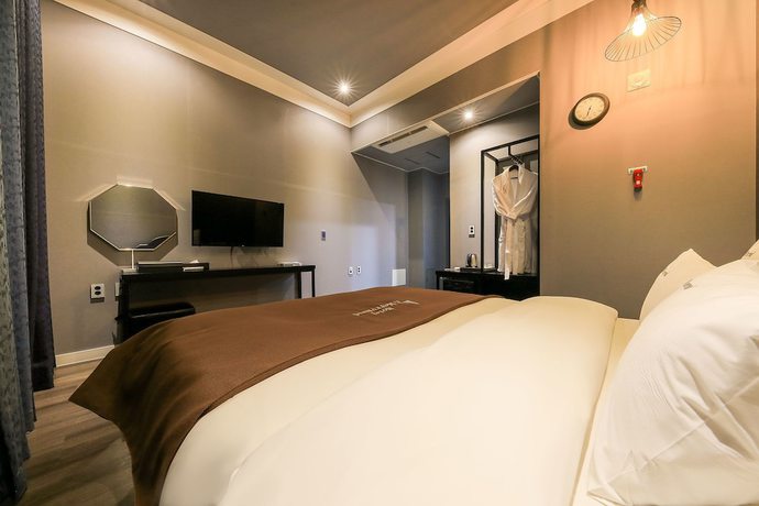 Imagen de la habitación del Hotel Merrymud. Foto 6