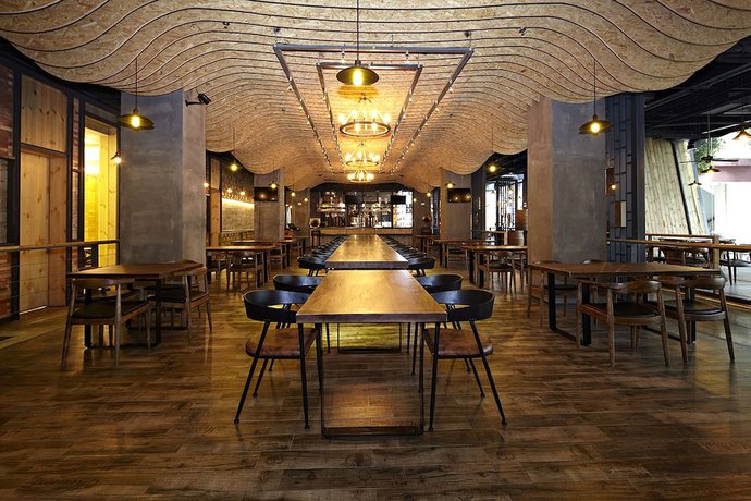 Imagen del bar/restaurante del Hotel Merrynest. Foto 2