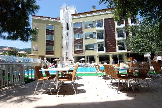Imagen de la piscina del Hotel Mersoy Exclusive Aqua Resort. Foto 5