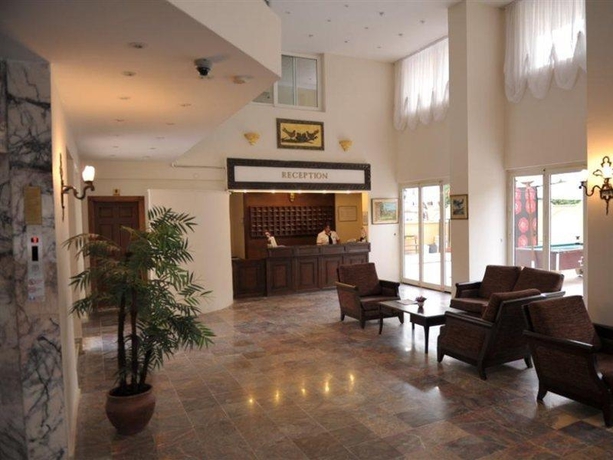 Imagen general del Hotel Mert Sea Side. Foto 3
