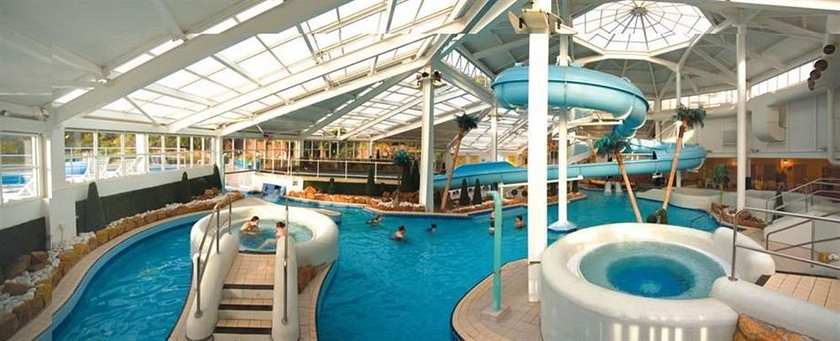 Imagen de la piscina del Hotel Merton. Foto 10