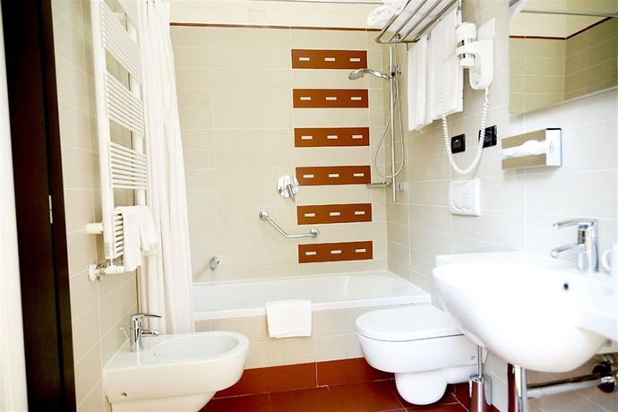 Imagen de la habitación del Hotel Merulana Inn Guest House. Foto 8