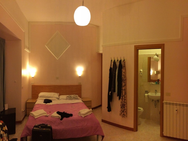 Imagen de la habitación del Hotel Merulana Star. Foto 8