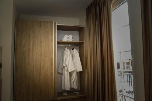 Imagen de la habitación del Hotel Mervin. Foto 6