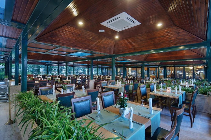 Imagen del bar/restaurante del Hotel Meryan - All Inclusive. Foto 4