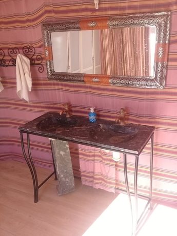 Imagen de la habitación del Hotel Merzouga Camp Nomad. Foto 13