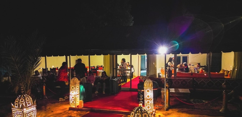 Imagen de los interiores del Hotel Merzouga Desert Camp. Foto 15