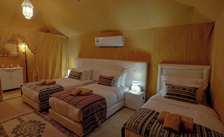 Imagen de la habitación del Hotel Merzouga Desert Camp. Foto 9