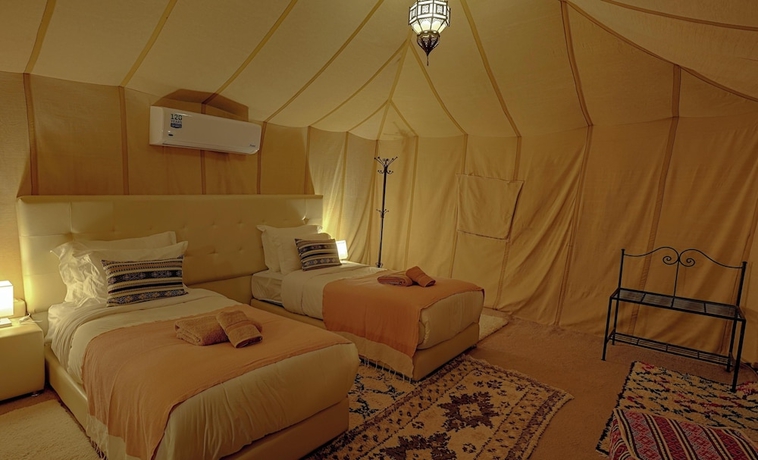 Imagen de la habitación del Hotel Merzouga Desert Camp. Foto 13
