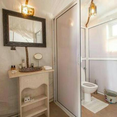 Imagen de la habitación del Hotel Merzouga Luxury Glamping. Foto 18
