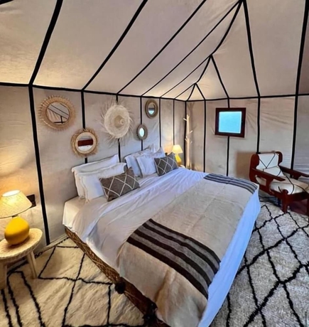 Imagen de la habitación del Hotel Merzouga VIP Luxury Camp. Foto 5