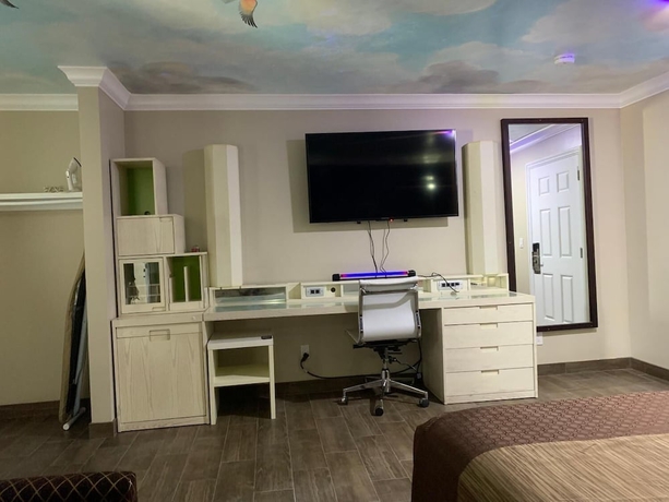 Imagen de la habitación del Hotel Mesa Motel. Foto 16