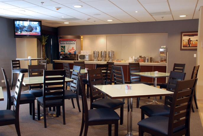 Imagen del bar/restaurante del Hotel Mesaluna Near American Consulate. Foto 4