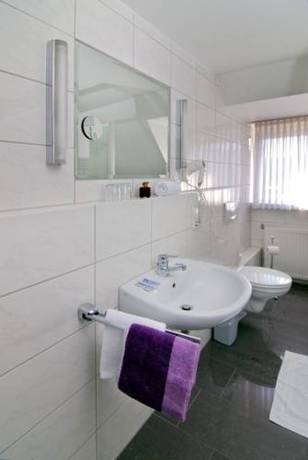 Imagen de la habitación del Hotel Meschede Tiptop Landhotel H&uuml;tter. Foto 9