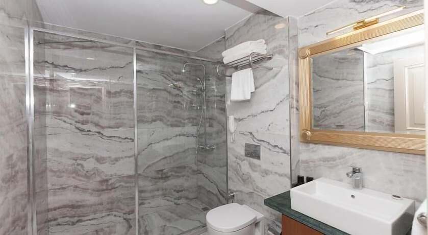 Imagen de la habitación del Hotel Meserret Palace. Foto 11