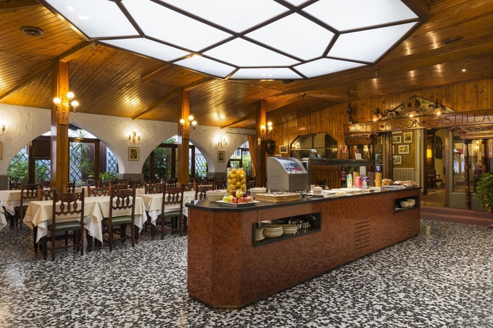 Imagen del bar/restaurante del Hotel Mesón Castilla Atiram. Foto 3