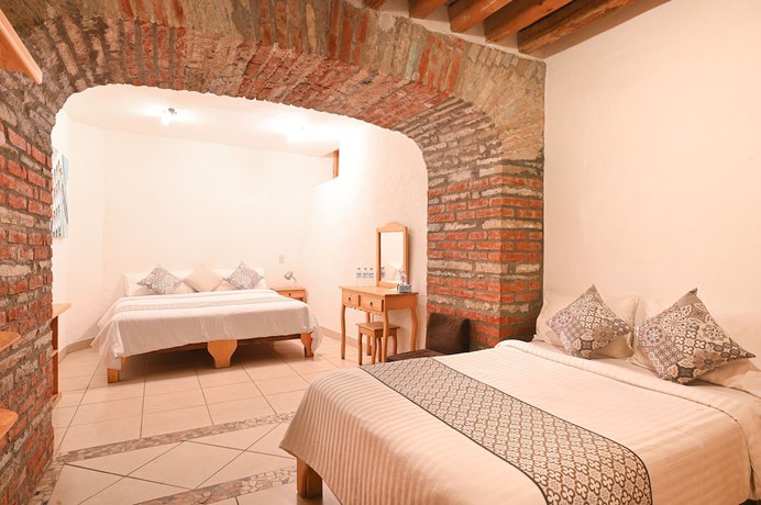 Imagen de la habitación del Hotel Mes&oacute;n Cu&eacute;vano. Foto 2