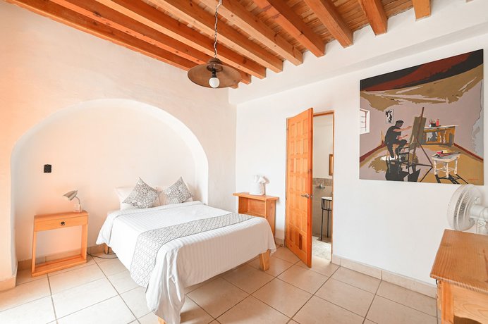 Imagen de la habitación del Hotel Mes&oacute;n Cu&eacute;vano. Foto 3