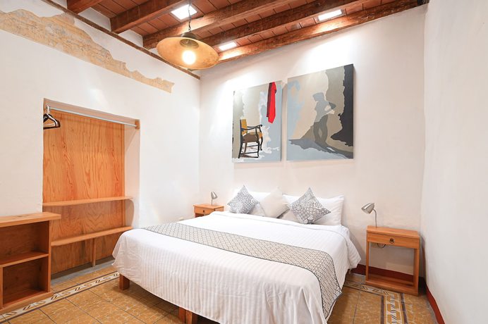 Imagen de la habitación del Hotel Mes&oacute;n Cu&eacute;vano. Foto 8