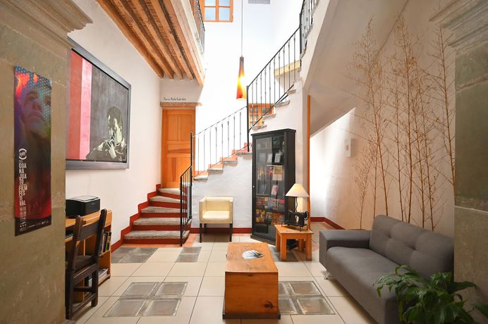Imagen de los interiores del Hotel Mes&oacute;n Cu&eacute;vano. Foto 20