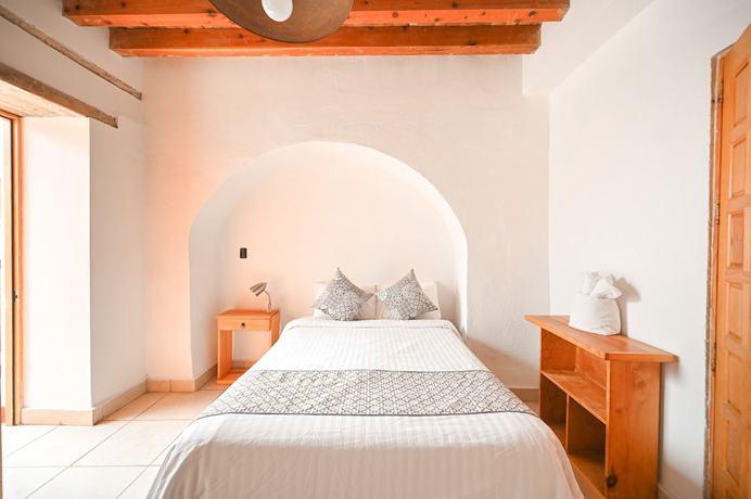 Imagen de la habitación del Hotel Mes&oacute;n Cu&eacute;vano. Foto 12