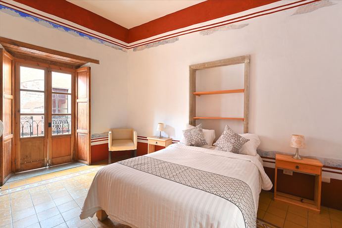 Imagen de la habitación del Hotel Mes&oacute;n Cu&eacute;vano. Foto 14